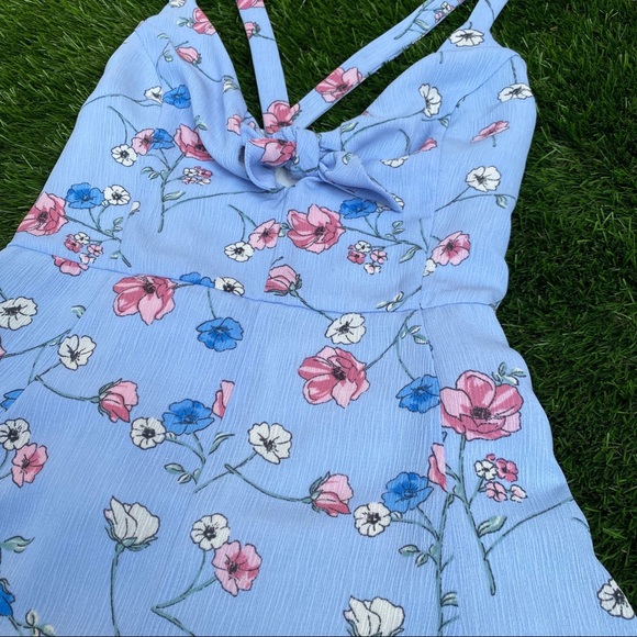 Beautiful ROMPER 😇 - Picture 3 of 6